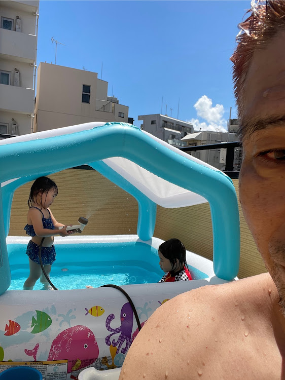 カズさんが投稿した水浴び(^^)・いつもイイネ&コメントありがとうございます🙇‍♂️・暑いので皆さん熱中症にはお気を付け下さい。に関するカスタム事例の投稿画像1枚目