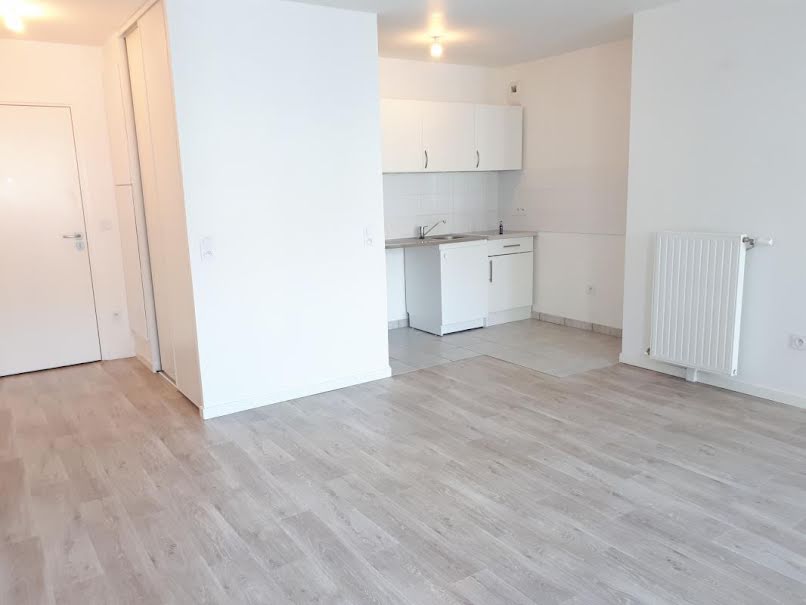 Location  appartement 2 pièces 42 m² à Palaiseau (91120), 831 €