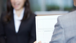 美容部員の面接で必ず聞かれる質問10選と対策