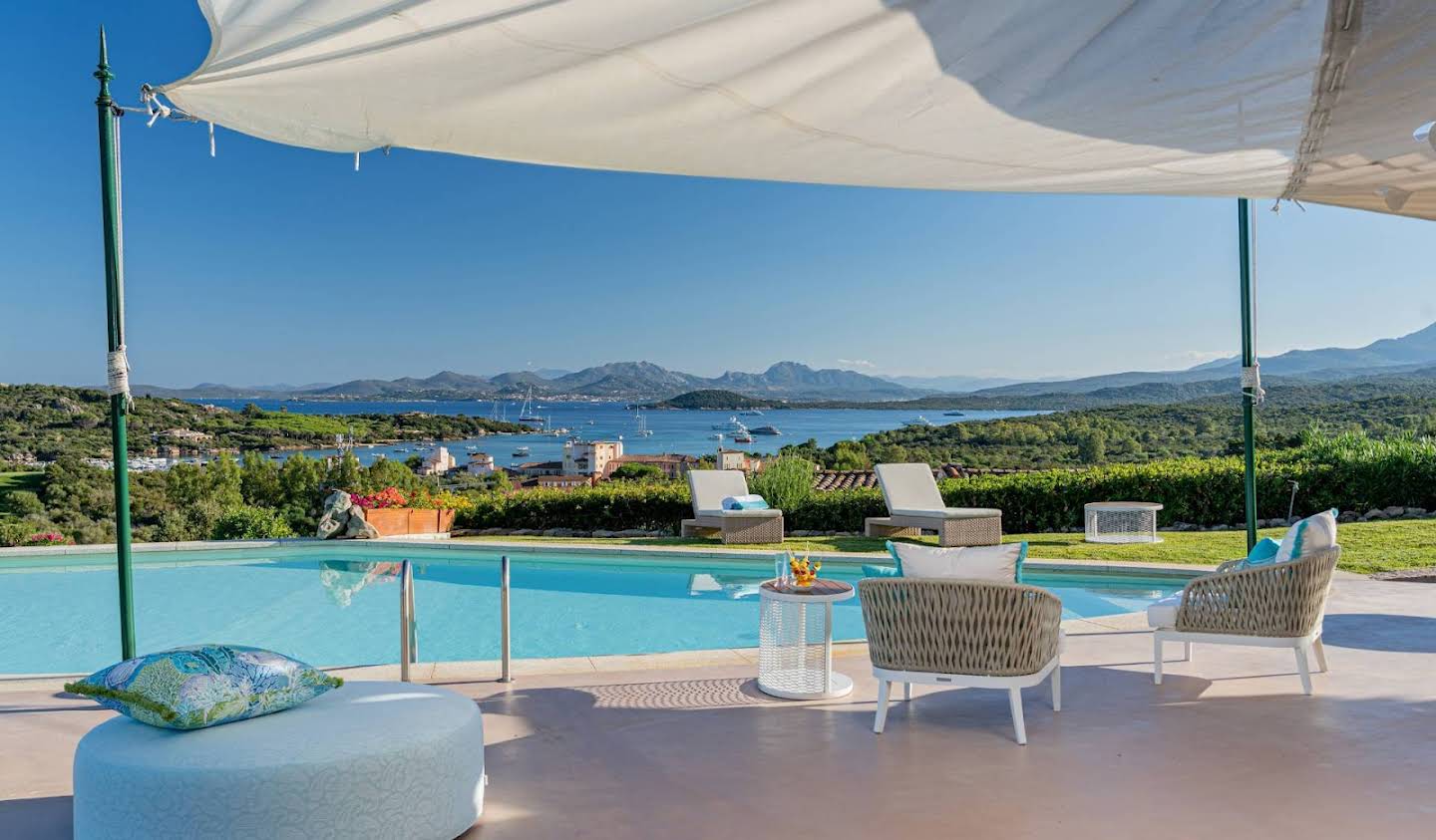 Villa avec piscine et terrasse Arzachena