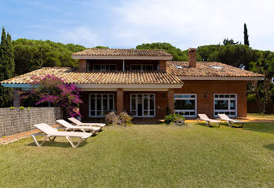 Maison avec jardin et terrasse 2