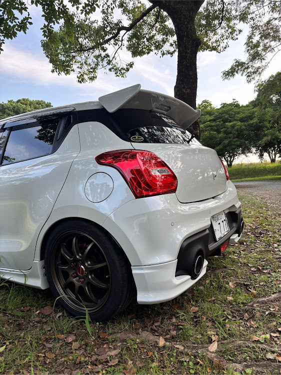 スイフトスポーツの自己満足の世界・zc33s・スイスポ女子・いいツヤの日に関するカスタム事例の投稿画像4枚目