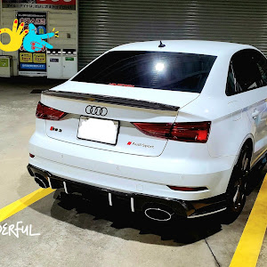 RS3 セダン