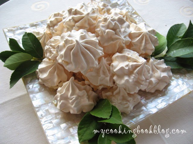 Целувки (Meringues)