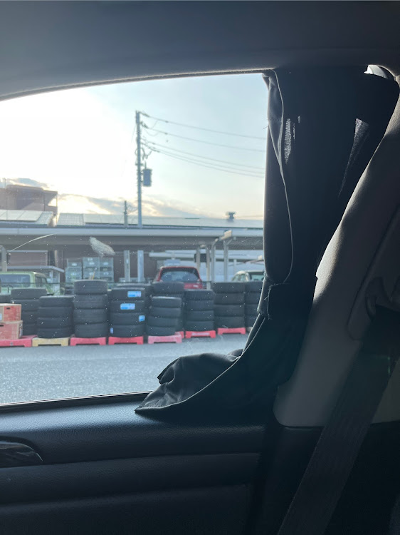 クラウンアスリートのゼロクラ・CROWN・カーテン取り付け・ハートつり革に関するカスタム事例の投稿画像1枚目