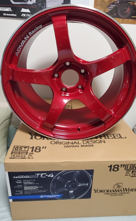 シビックタイプRのアドバンレーシング・TC-4・ヨコハマアドバンレーシングホイール・レーシングキャンディーレッド・サーキット用ホイールに関するカスタム事例の投稿画像3枚目