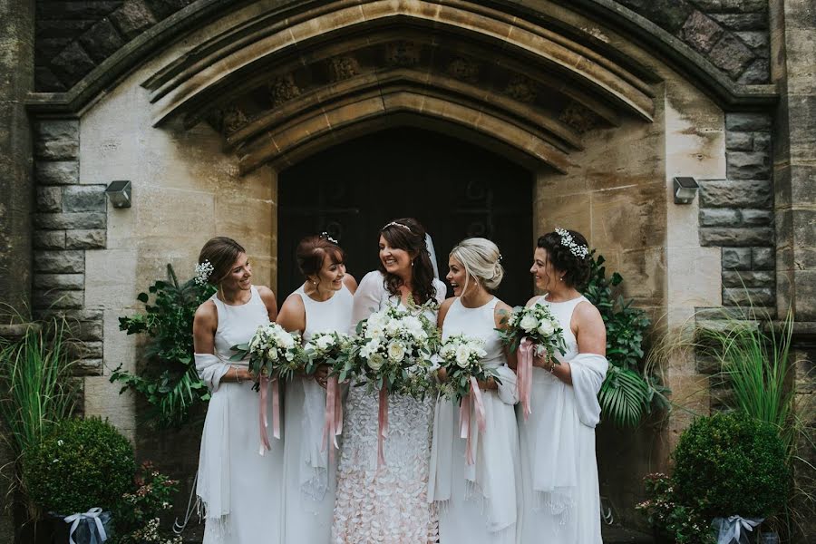 Fotógrafo de bodas Angharad Thomas (angharad). Foto del 1 de julio 2019