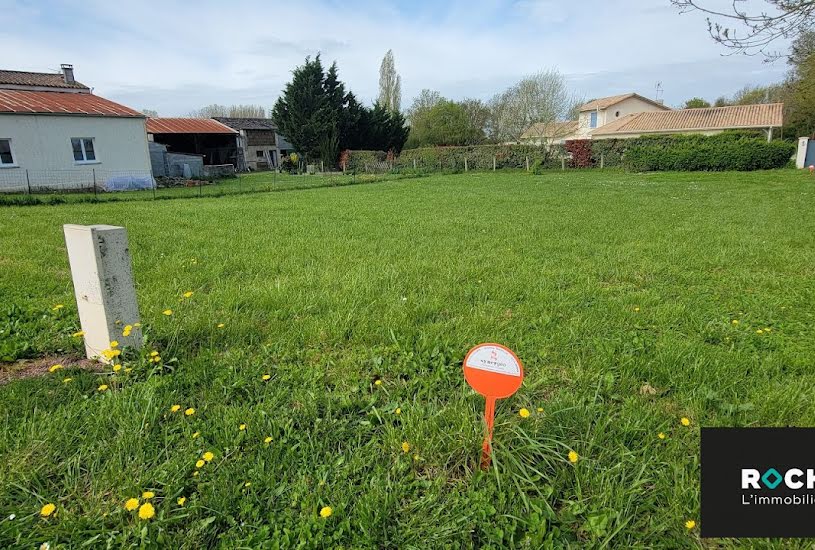  Vente Terrain à bâtir - 699m² à Prin-Deyrançon (79210) 