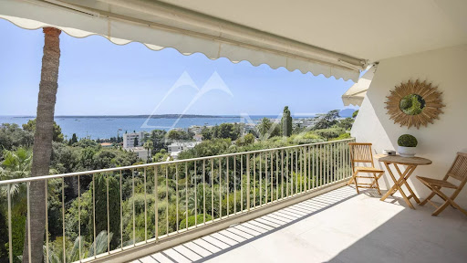 Apartment with terrace 1