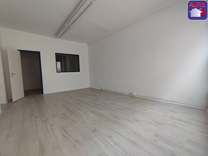 Location  locaux professionnels 2 pièces 32 m² à Pamiers (09100), 450 €