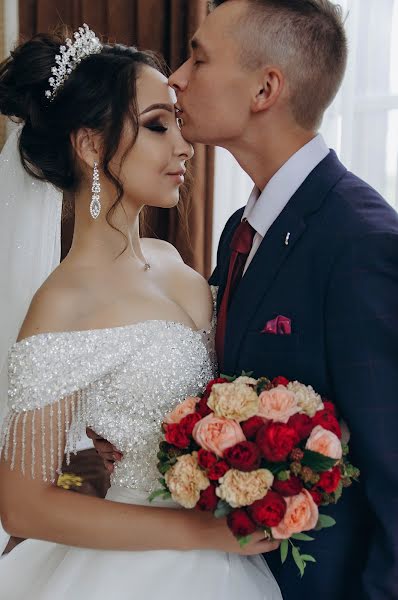 Fotografo di matrimoni Darina Kharitonova (asha). Foto del 28 luglio 2020