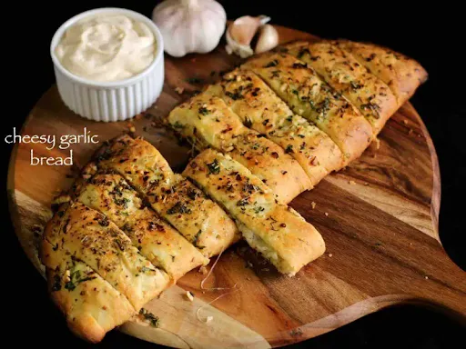 Garlic Bread With Cheesy Dip
