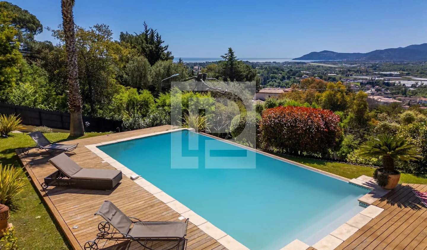 House with pool Mougins