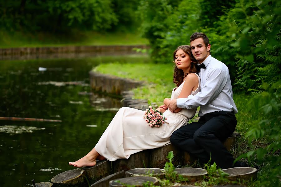 Fotógrafo de casamento Stanislav Trushkin (bonyfacci). Foto de 3 de setembro 2014