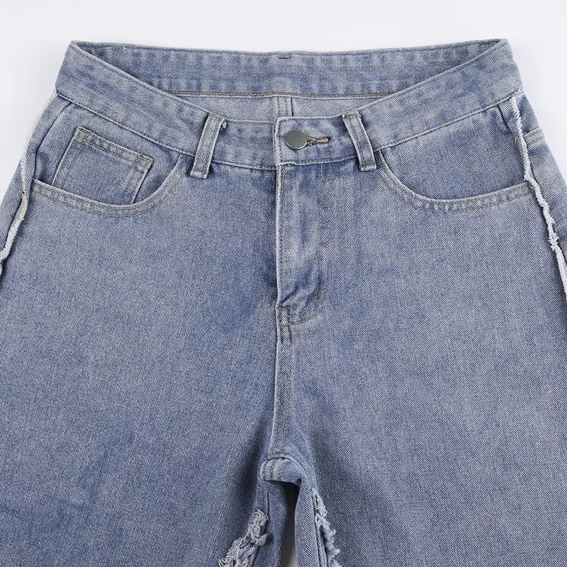 Pantalon décontracté ample avec pentagramme symétrique à bords francs. Confort et style pour un look unique et une liberté de mouvement au quotidien.