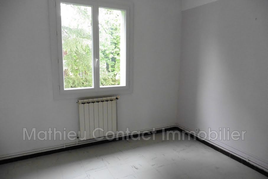 Location  appartement 3 pièces 62.86 m² à Nimes (30000), 660 €