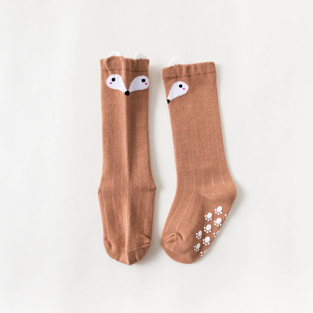 Title 4, Chaussettes de bébé distributrices de dessins a...