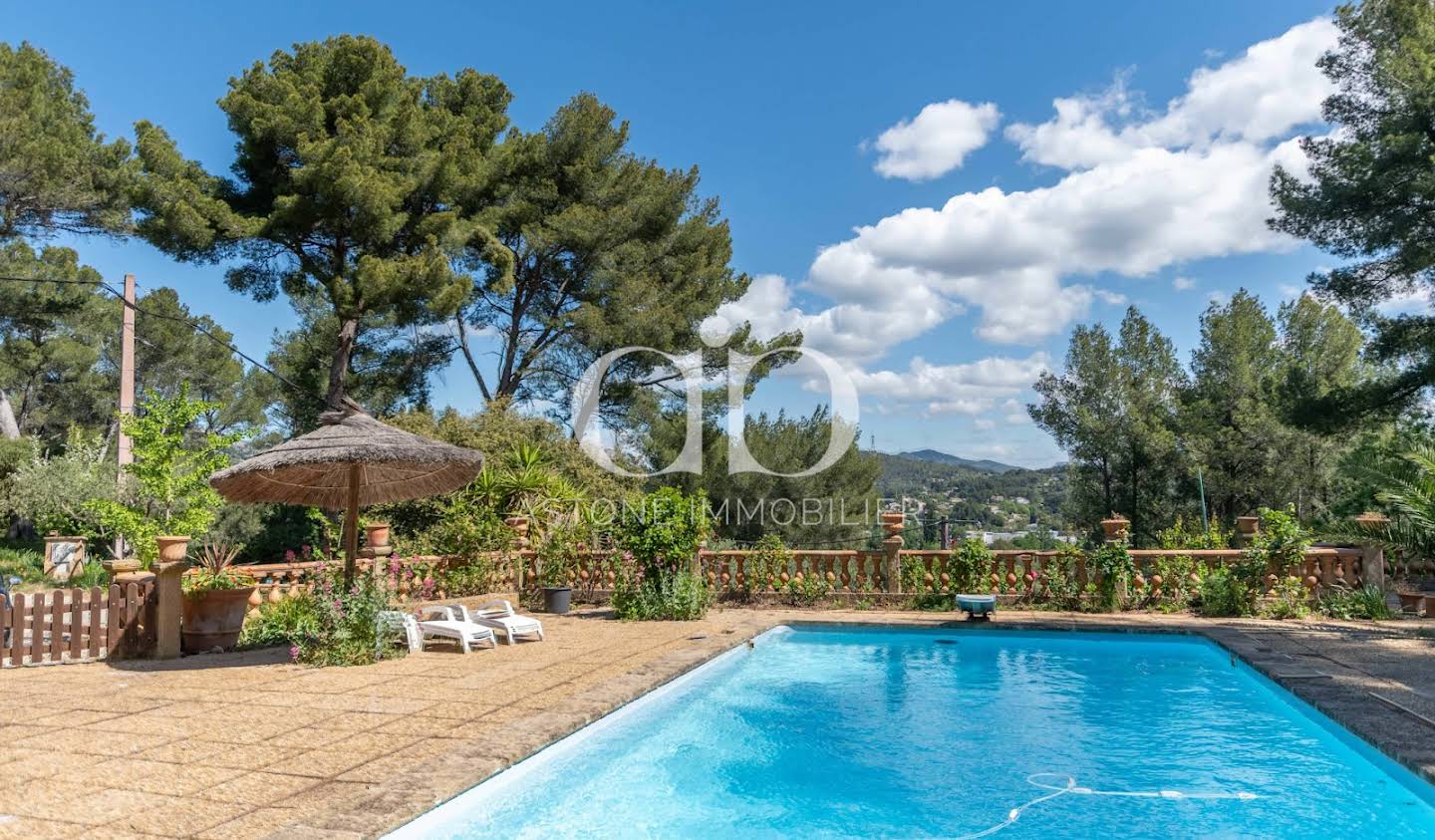 House with pool and terrace Pont de l'étoile