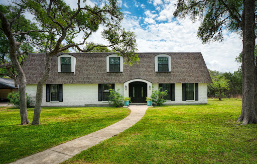 House with pool 1