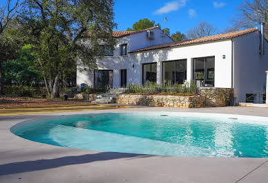 Maison avec piscine 3