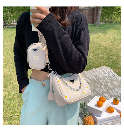 Title 5, Daisy underarm bag, stylish and compact. Perfec...