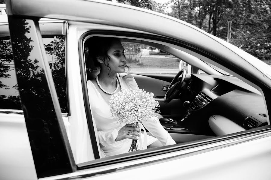 Wedding photographer Veronika Tarakanova (viravira). Photo of 1 July 2023