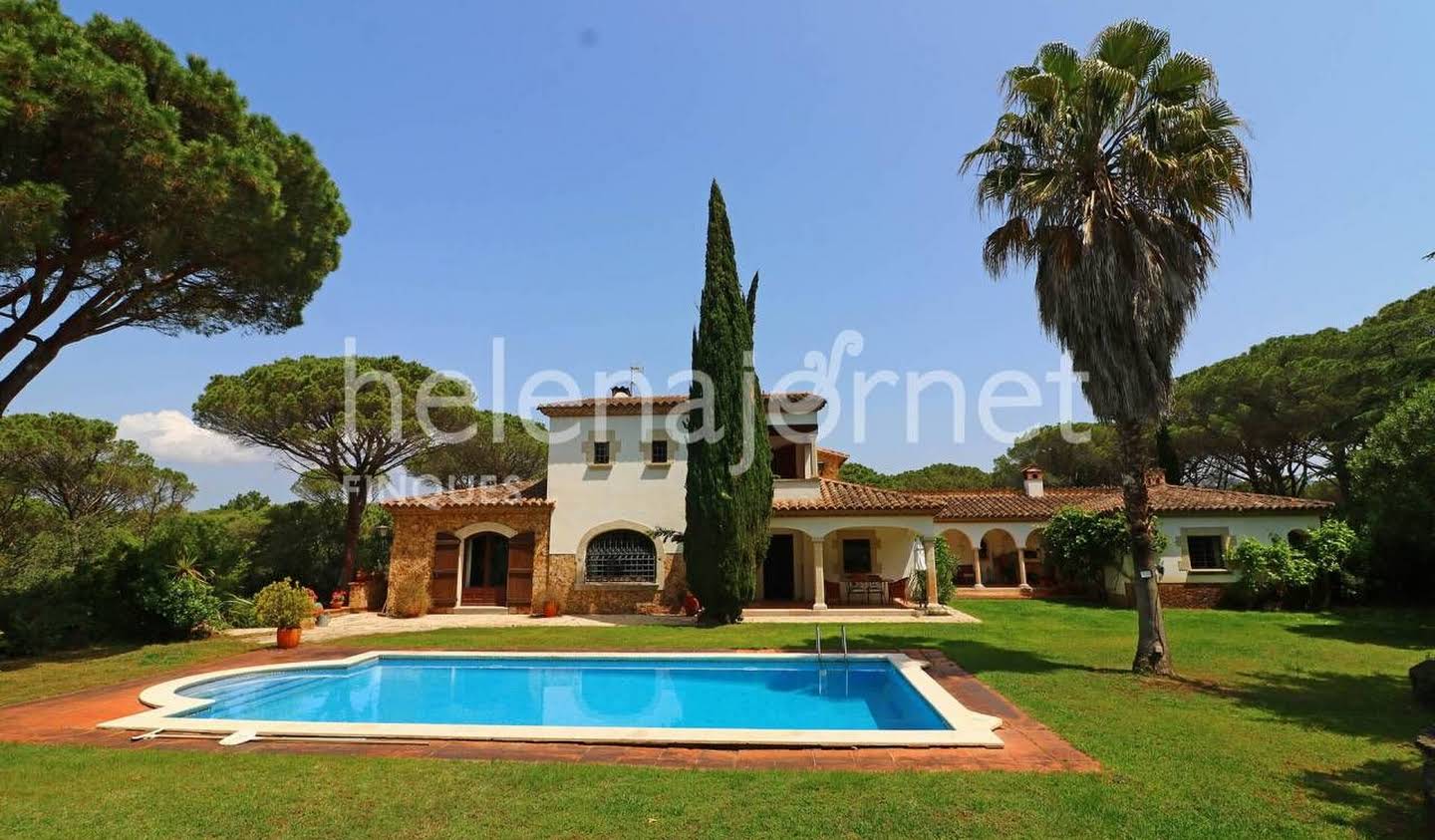 House with pool and terrace Santa Maria de Solius