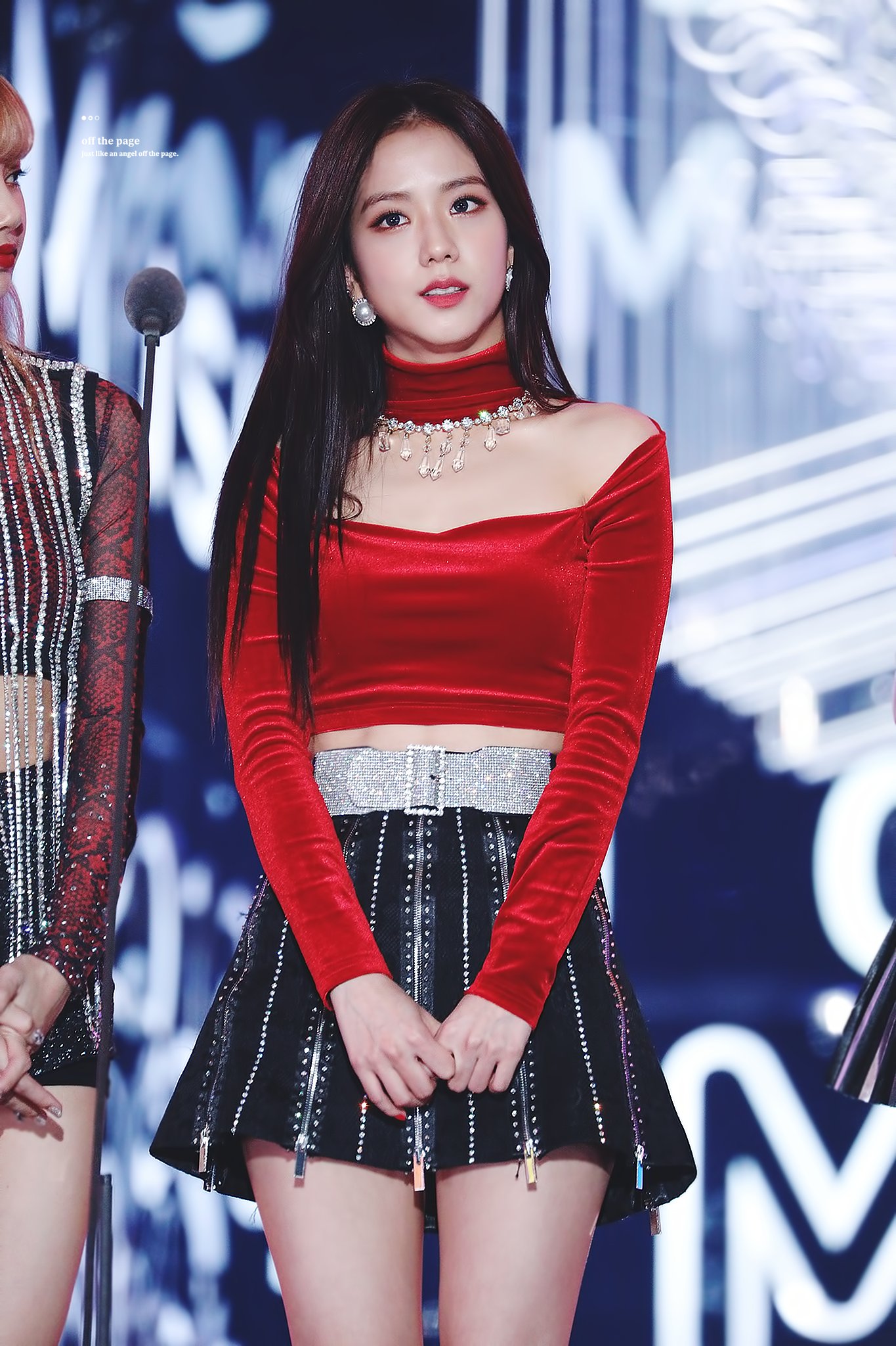 10 Times Blackpink S Jisoo Was An Ethereal Shoulder Line Queen In Off