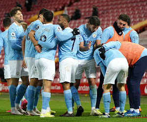 Manchester City doet zeer goede zaak in de titelstrijd en boekt duidelijke overwinning op het veld van Liverpool 