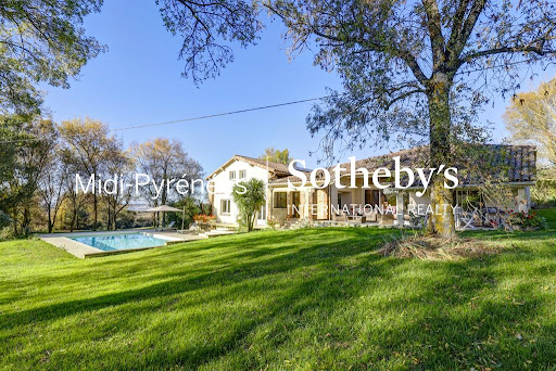 Maison avec piscine et terrasse 4