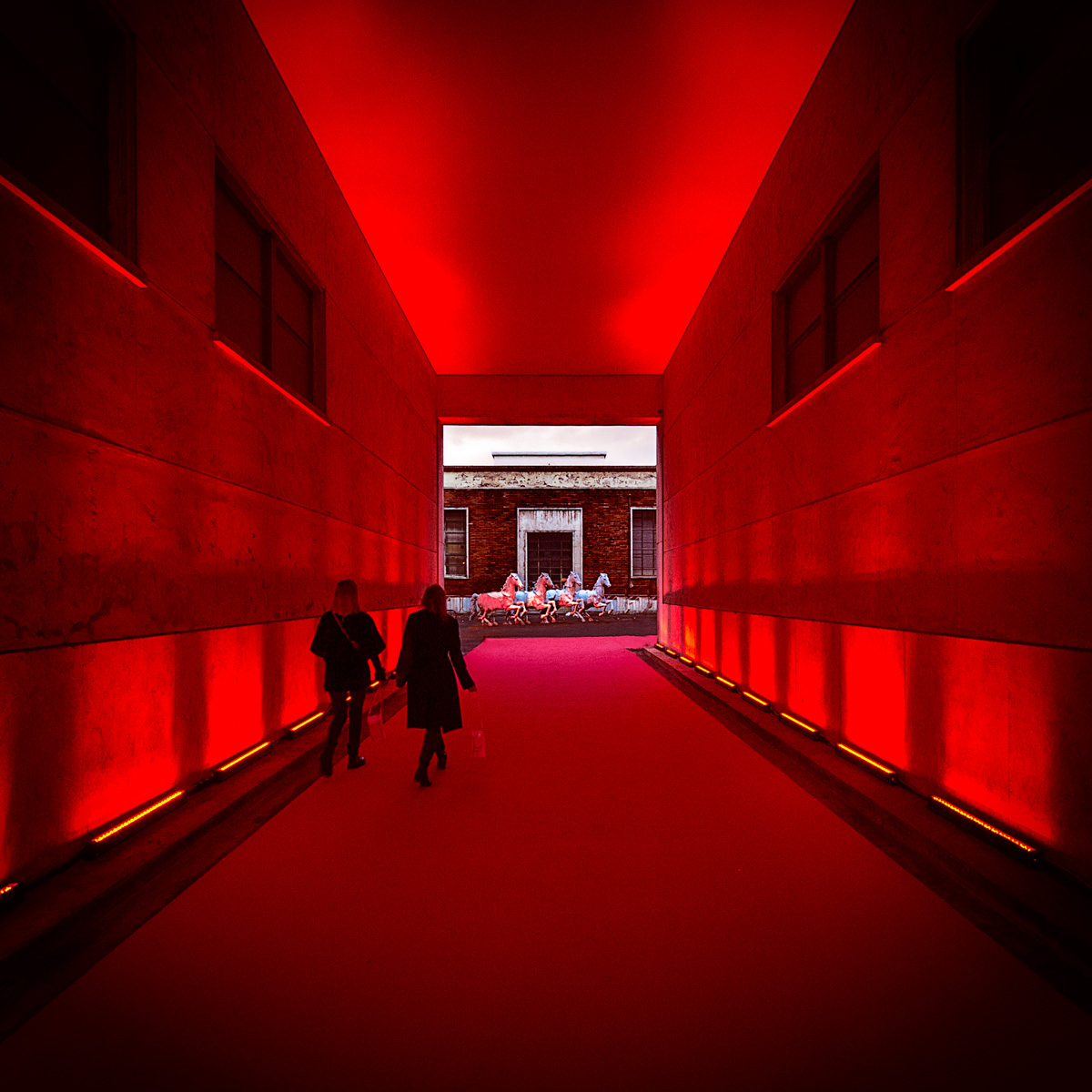 Women in Red di marcopaciniphoto