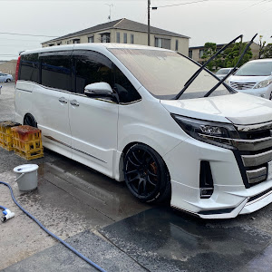 ノア ZRR80W
