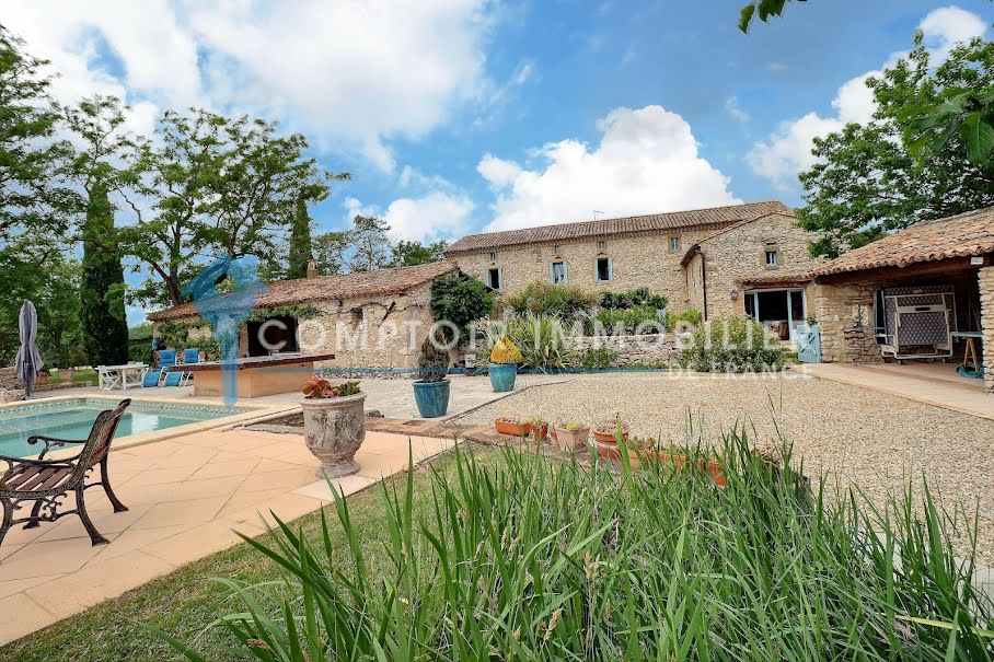 Vente maison 8 pièces 300 m² à Uzès (30700), 1 560 000 €