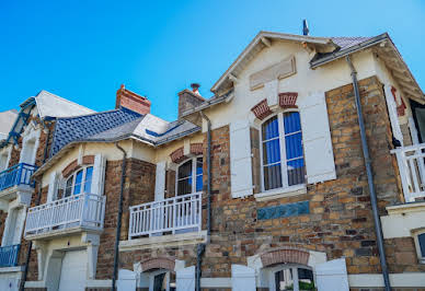 Maison avec terrasse 1