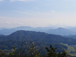 鬼ヶ岳（左）と日野山（右）アップ