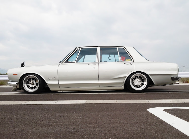 スカイラインの1人ドライブ・ハコスカ4枚・NISSAN SKYLINE・母の日に関するカスタム事例の投稿画像4枚目