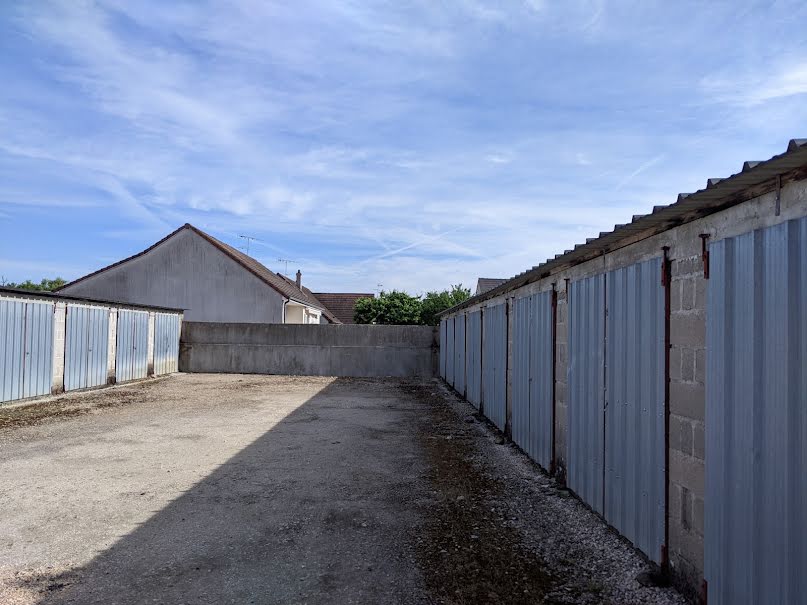 Location  parking  0.15 m² à Issoudun (36100), 48 €