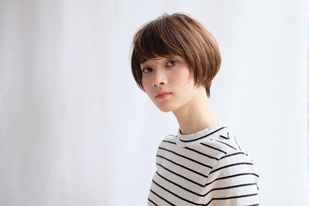 ストレートの髪型に憧れる 大人女子にぴったりのストレートヘア50選 Trill トリル