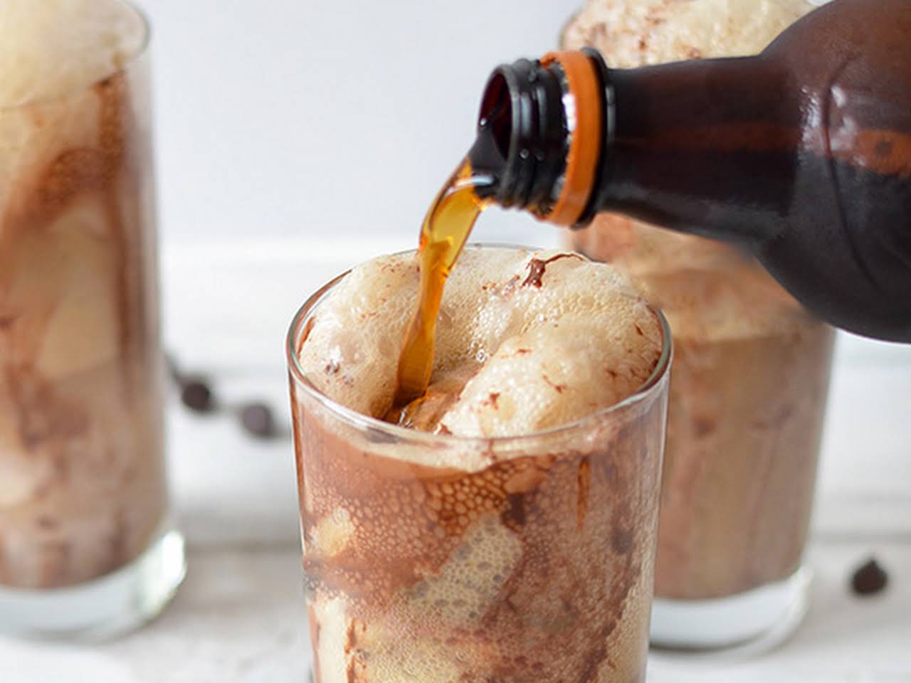 Bourbon Root Beer Ice Cream Floats - The Kitchen Magpie