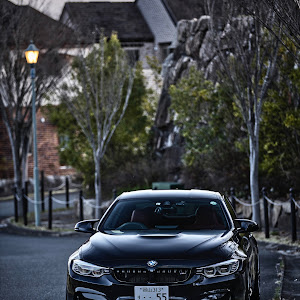 M4 クーペ F82