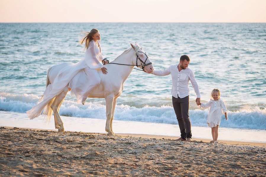 Wedding photographer Mariya Zacarinnaya (marymirt). Photo of 21 September 2022