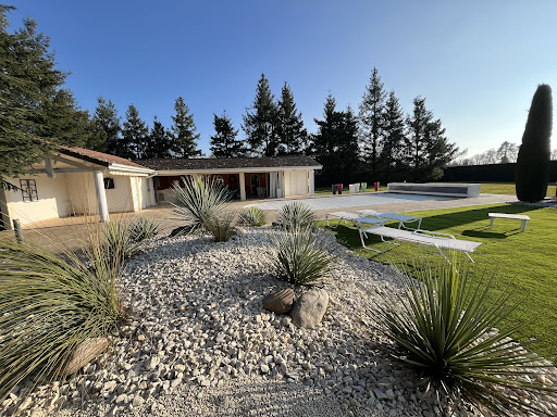 Property with pool and garden 3