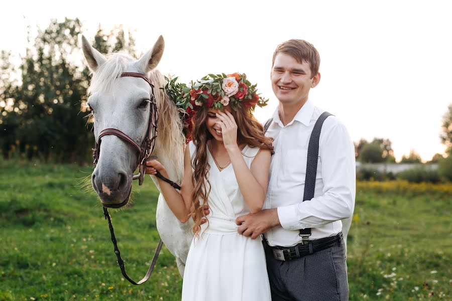 Wedding photographer Olya Bezhkova (bezhkova). Photo of 17 September 2019