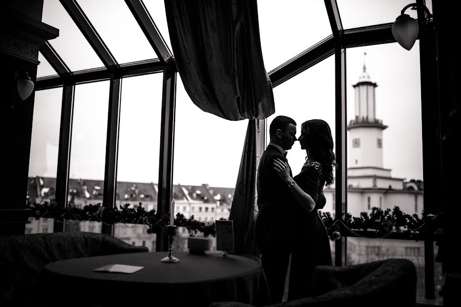 Wedding photographer Nazariy Slyusarchuk (photofanatix). Photo of 20 February 2017