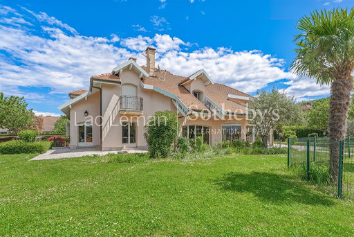 House with garden and palm trees - Luxury house for sale in Nernier, 7 rooms