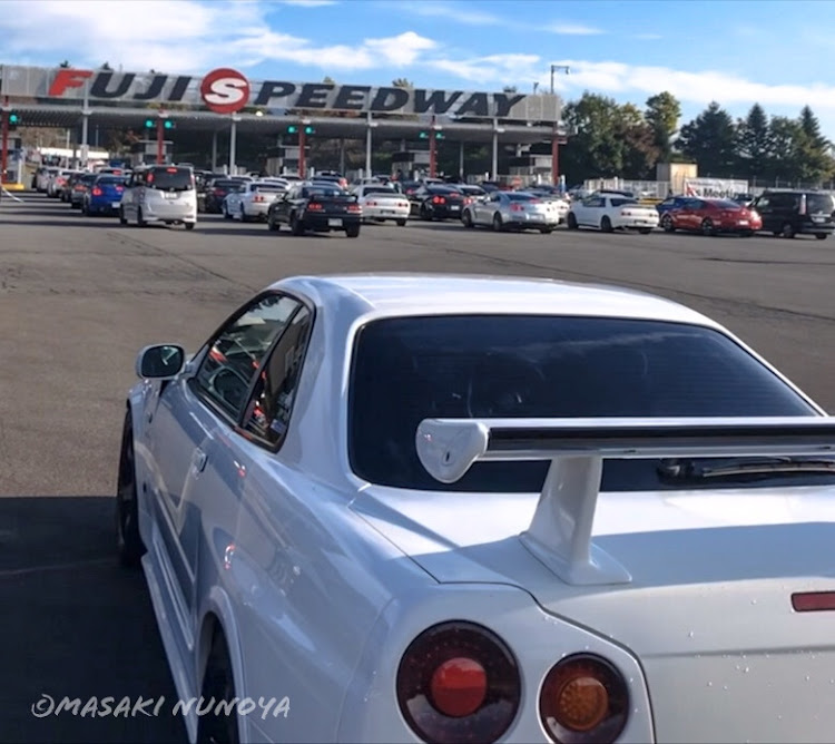 スカイライン GT-RのBNR34・FS-R・R's Meetingに関するカスタム事例の投稿画像2枚目