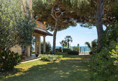 House with garden and terrace 1