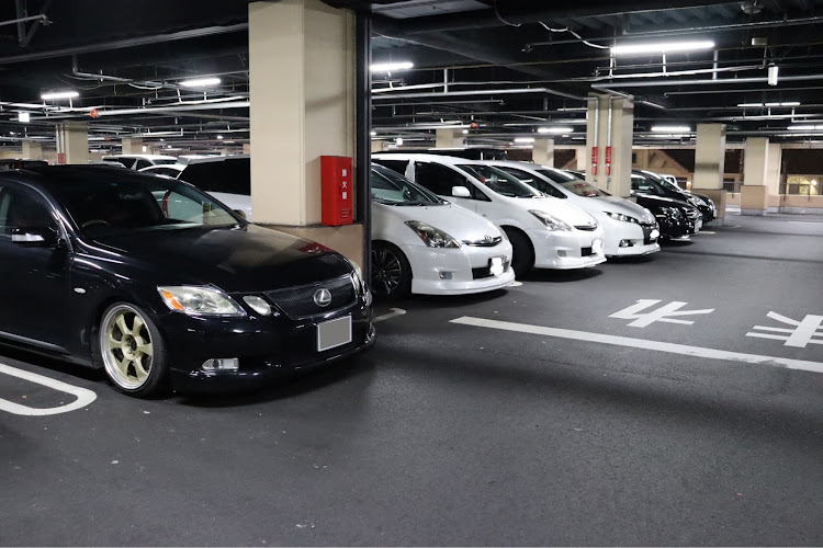 GSの19GS350・サンルーフのある生活・200系クラウン・10&20ウィッシュ・#黒塗りセダンに関するカスタム事例の投稿画像3枚目