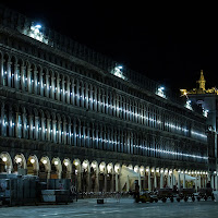 Lavori notturni in Piazza San Marco di PeppeCavaleri