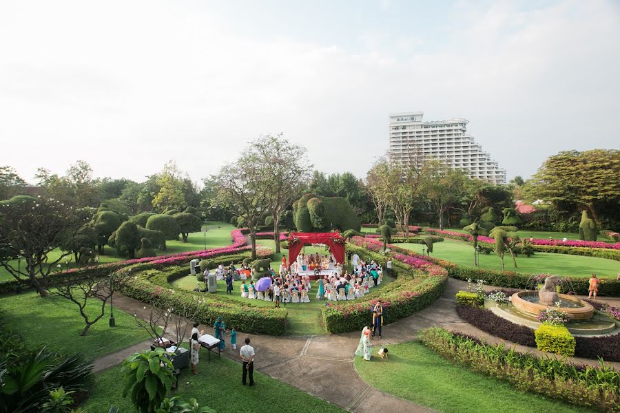 Fotógrafo de casamento Ratchakorn Homhoun (roonphuket). Foto de 14 de fevereiro 2020